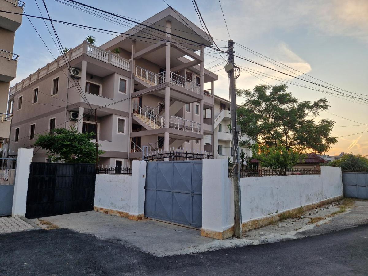 Guest House "Pisha" ドゥラス エクステリア 写真