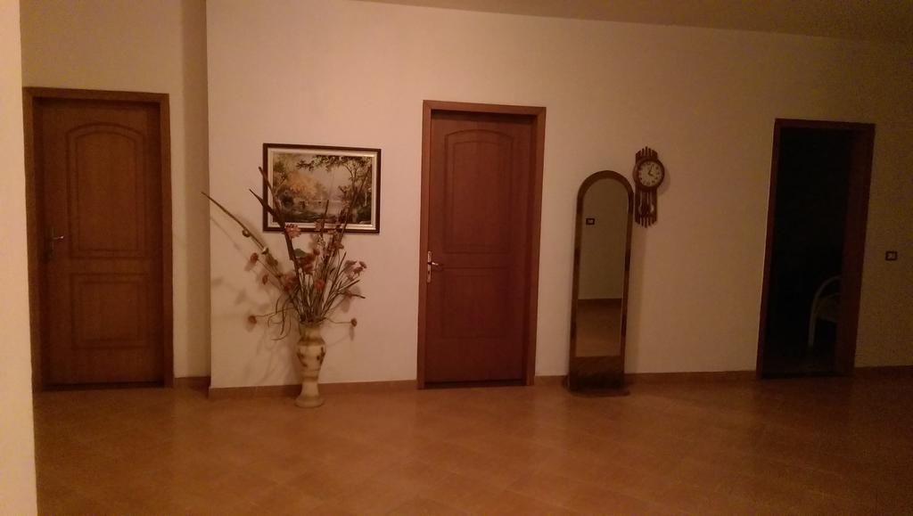 Guest House "Pisha" ドゥラス エクステリア 写真